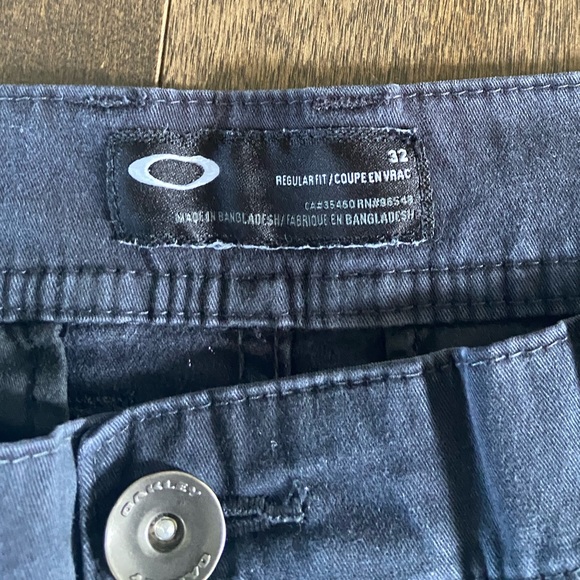 Men’s OAKLEY shorts - Picture 3 of 3